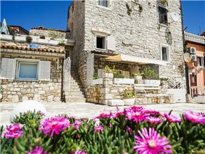 Beachfront accommodation Blue Istria,Book  Umag From 19 €