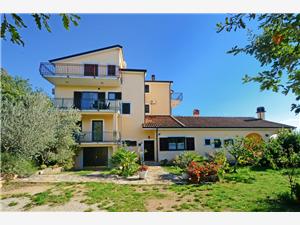 Accommodation with pool Blue Istria,Book  Valiza From 93 €
