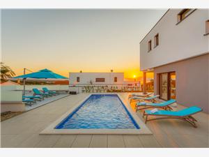 Privat boende med pool Kvarneröarna,Boka  Magdalena Från 5498 SEK