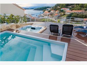 Appartement VILA GRŠČICA Les îles en Dalmatie du sud, Superficie 120,00 m2, Hébergement avec piscine, Distance (vol d'oiseau) jusque la mer 150 m