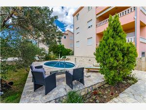 Alloggi con piscina Riviera di Spalato e Trogir (Traù),Prenoti  Melita Da 200 €