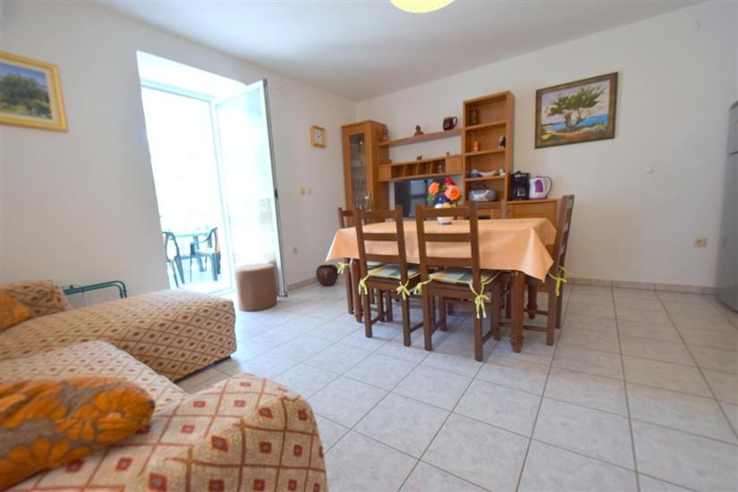 Apartment A4, for 8 persons