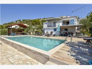 Hébergement avec piscine Split et la riviera de Trogir,Réservez  Osti De 385 €