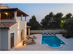 Dovolenkové domy Modrá Istria,Rezervujte  Smrikve Od 385 €