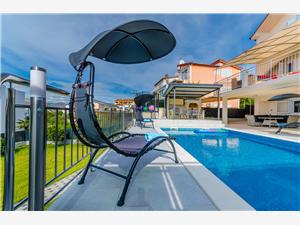 Villa Urban Okrug Gornji (Ciovo), Size 230.00 m2, Accommodation with pool, Airline distance to the sea 200 m