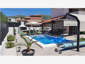 Villa Fides Kastel Novi, Kwadratuur 90,00 m2, Accommodatie met zwembad