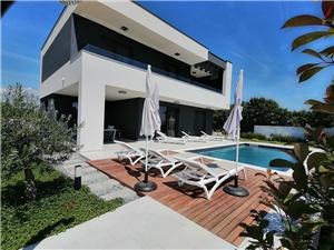 Smještaj s bazenom Rivijera Zadar,Rezerviraj  ANGELO Od 380 €