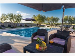 Accommodation with pool Zadar riviera,Book  Caper From 405 €