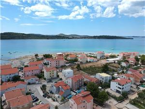 Apartment Lily with pool Srima Srima (Vodice), Size 75.00 m2, Accommodation with pool, Airline distance to the sea 70 m