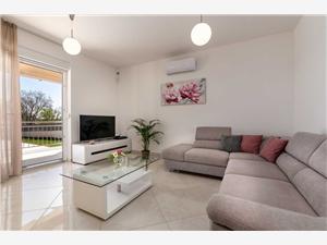 Namestitev z bazenom Modra Istra,Rezerviraj  Karla Od 264 €