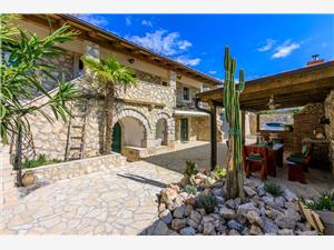 Namestitev z bazenom Reka in Riviera Crikvenica,Rezerviraj  Romantic Od 238 €
