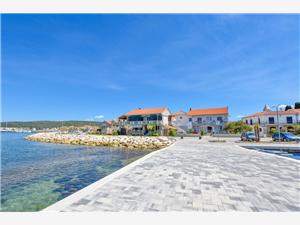 Апартаменты Marica Sukosan (Zadar), квадратура 45,00 m2, Воздуха удалённость от моря 20 m, Воздух расстояние до центра города 100 m