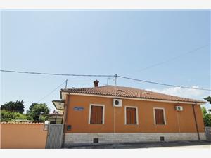 Kомнаты Orietta голубые Истрия, квадратура 25,00 m2, Воздух расстояние до центра города 50 m