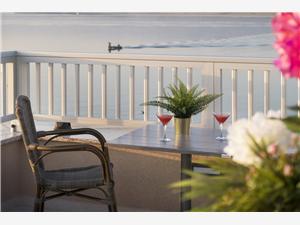 Apartment North Dalmatian islands,Book  Exclusive From 142 €