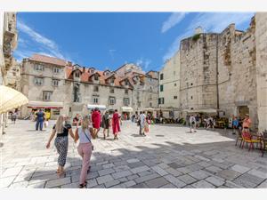 Appartement Split en Trogir Riviera,Reserveren  Brightside Vanaf 200 €