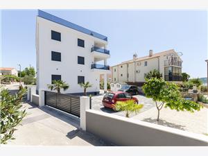 Appartementen Villa Casia Srima (Vodice), Kwadratuur 105,00 m2, Lucht afstand tot de zee 30 m, Lucht afstand naar het centrum 250 m