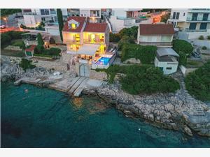 Villa Antonija Razanj, Kwadratuur 180,00 m2, Accommodatie met zwembad, Lucht afstand tot de zee 10 m