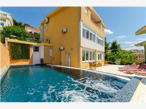Apartmány Ana Okrug Gornji (Ciovo), Prostor 55,00 m2, Soukromé ubytování s bazénem, Vzdušní vzdálenost od moře 20 m