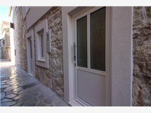 Apartment Ghetto aparment Sibenik Riviera, Stone house, Size 50.00 m2, Airline distance to the sea 80 m