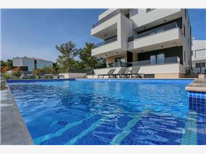 Appartamento Sea Breeze Biograd, Dimensioni 34,00 m2, Alloggi con piscina, Distanza aerea dal mare 150 m