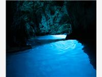 Tag 3 (Montag/Freitag)  Vis - Bisevo - Blue Cave - Primosten (B,L,D)