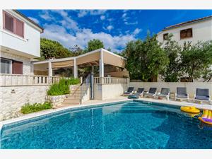 Villa Damjan Split och Trogirs Riviera, Storlek 250,00 m2, Privat boende med pool, Luftavstånd till havet 30 m
