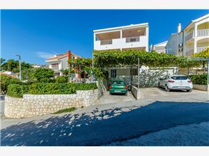 Apartment Split and Trogir riviera,Book  Jurko From 97 €