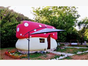 House Fairytale Village Mushroom Rupe, Remote cottage, Size 18.00 m2, Airline distance to town centre 150 m