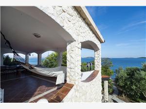 House Villa Pauk Zizanj - island Zizanj, Remote cottage, Size 11463.00 m2, Accommodation with pool