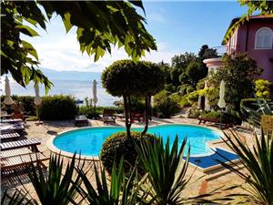 Appartementen Villa Sea Gem Kraljevica, Kwadratuur 35,00 m2, Accommodatie met zwembad, Lucht afstand tot de zee 20 m