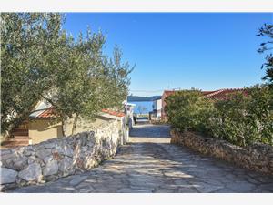 Apartments and Rooms Danitza North Dalmatian islands, Size 20.00 m2, Accommodation with pool, Airline distance to the sea 50 m