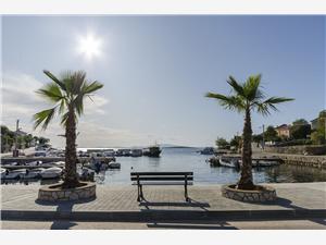 Beachfront accommodation North Dalmatian islands,Book  Luna From 71 €