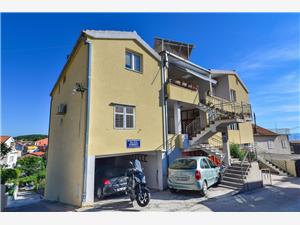 Apartment Makarska riviera,Book  Marieta From 154 €