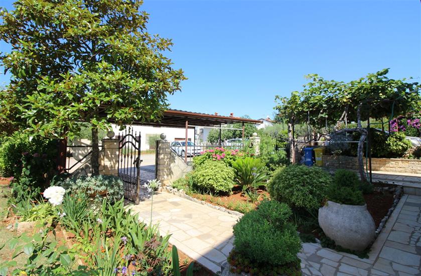 Apartment Jakomina 2 83581 Mali Maj, Blue