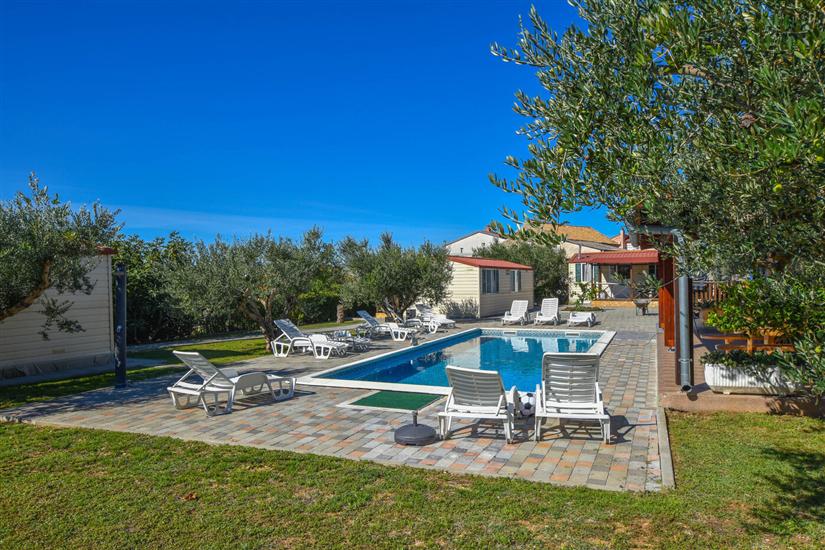 Apartments Flora 83701 Pakostane, Zadar riviera