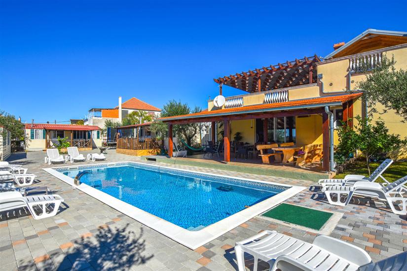 Apartments Flora 83701 Pakostane, Zadar riviera