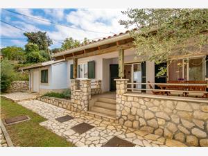 Namestitev z bazenom Kvarnerski otoci,Rezerviraj  Lucija Od 133 €