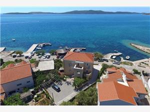 Ubytovanie pri mori Riviéra Šibenik,Rezervujte  Superba Od 150 €