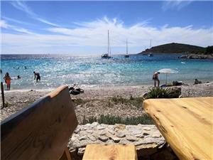 Appartement Midden Dalmatische eilanden,Reserveren  Lucija Vanaf 117 €