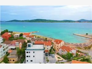 Appartements Villa Casia Srima (Vodice), Superficie 105,00 m2, Distance (vol d'oiseau) jusque la mer 30 m, Distance (vol d'oiseau) jusqu'au centre ville 250 m