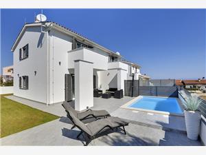 Holiday homes Blue Istria,Book  B From 268 €