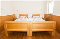 Room S12, for 4 persons