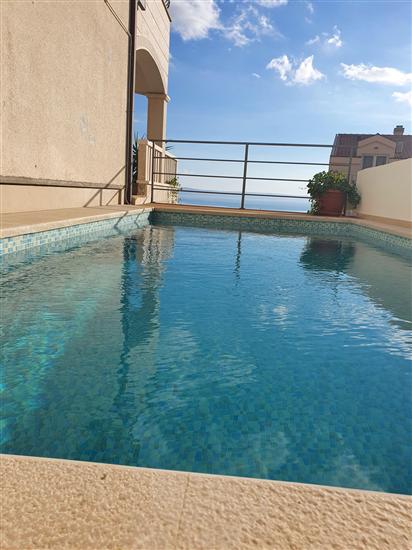 Apartment Azure Pool