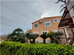 Apartma Split in Riviera Trogir,Rezerviraj  Mladen Od 73 €