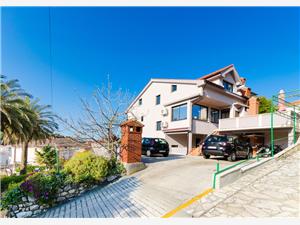 Apartment Renata Palit - island Rab, Size 90.00 m2, Airline distance to the sea 200 m, Airline distance to town centre 300 m