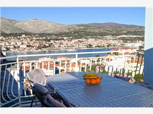 Lägenhet Split och Trogirs Riviera,Boka  4HOLIDAY Från 897 SEK