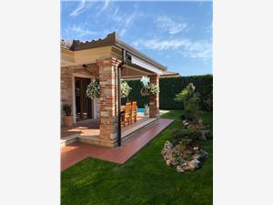 Villa Istrian Eva with Pool Karigador, Size 165.00 m2, Accommodation with pool, Airline distance to town centre 400 m
