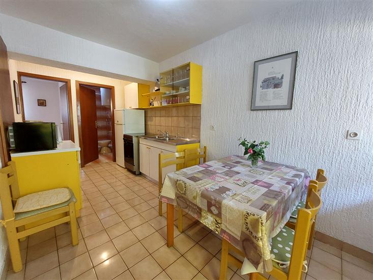 Apartment A1, for 5 persons