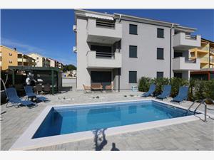 Appartement Patrick Čižići - eiland Krk, Kwadratuur 60,00 m2, Accommodatie met zwembad, Lucht afstand naar het centrum 800 m