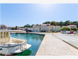 Beachfront accommodation Kvarners islands,Book  Andrej From 100 €